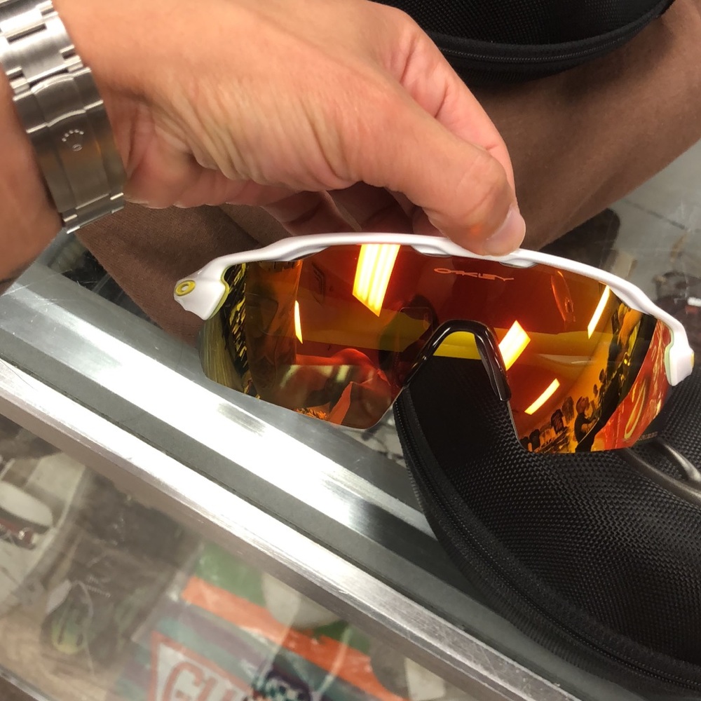 2 Oakley sunglasses